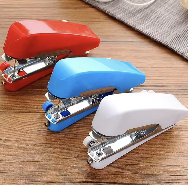 🧵 Mini Manual Sewing Machine 🧵